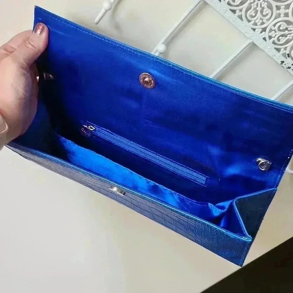 CHI Blue Faux Snake Skin Clutch Purse - Picture 6 of 12